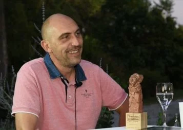 « Les piscines à parois vitrées imposent de nouveaux défis techniques » 