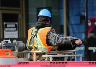 Où l'emploi du secteur privé se contracte-t-il le plus en Occitanie ?