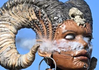 À Toulouse, Lilith retient son souffle à la Halle de la Machine