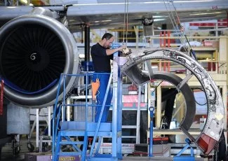 Air France : 2800 postes supprimés en 2014, la base toulousaine concernée