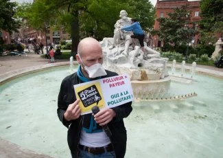Des masques blancs pour la pollutaxe à Toulouse