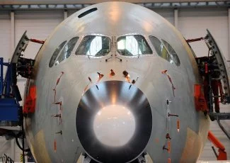 Contrats commerciaux. Airbus toujours au coude à coude avec Boeing 