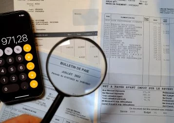 Congés payés, arrêt maladie et heures supplémentaires : la guerre est déclarée