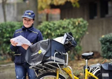 Quels sont les profils recherchés par La Poste en Occitanie ?