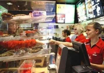 Quick signe les premiers contrats de génération de la restauration rapide