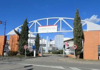 Faut-il avoir un profil spécialisé pour postuler chez MKAD ?