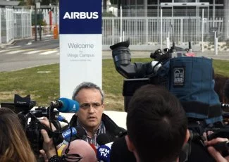 Baisse des cadences de l'A380 et de l'A400M : Airbus supprime 3700 postes, dont 250 à Toulouse