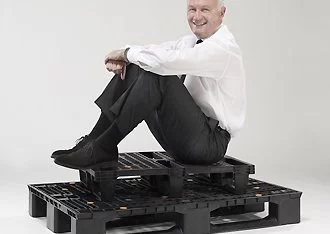 La palette en plastique emballe la grande distri