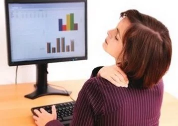 Trois exercices pour prévenir les TMS de l'épaule