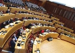Assemblée de région : coupes claires, taxes sur l'essence et divisions politiques en Midi-Pyrénées