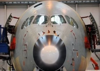 Aéronautique : les syndicats inquiets après l'annonce de la fusion d'Airbus Group avec sa branche commerciale